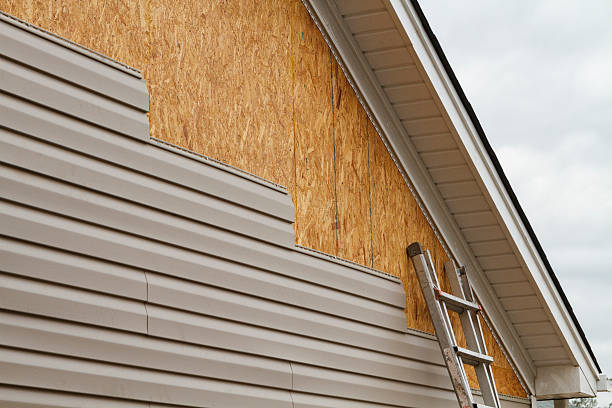 24/7 Emergency Siding experts in Farmington, IL